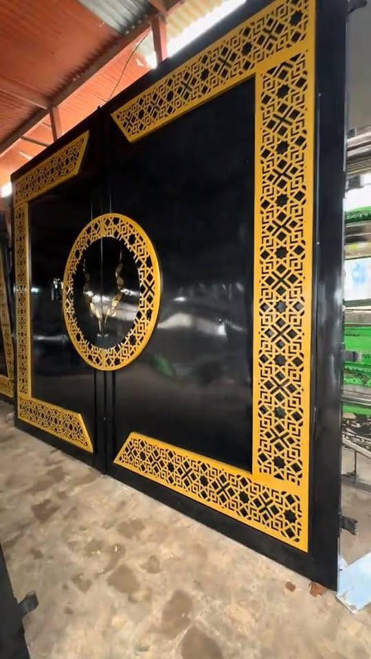 ورشة اعمال حداده 
كلشي تريد موجود عدنه 
حداده ابواب ديكورات شبابيك حسب الطلب 
ابواب وشبابيك المنيوم 
ابواب وشبابيك بلاستك pvc
مراجيح وجلسات خارجيه 
ديكورات 
مكانه كركوك حي الزوراء (55) 
مقابل الملعب الخماسي 
رقم موبايل ***********
