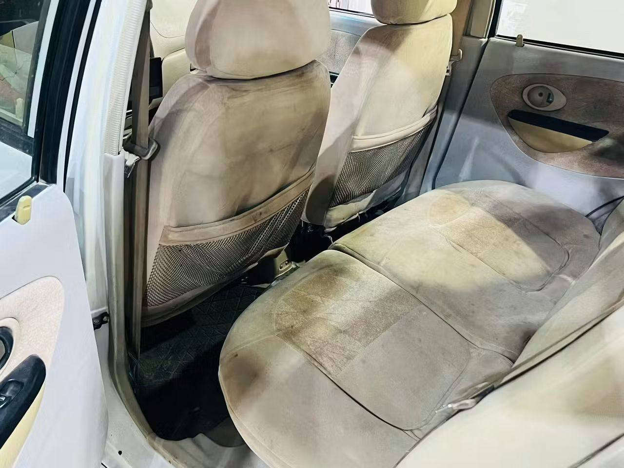 السلام عليكم
كيو كيو 
2013
كير اتو 
السياره حلوه 
تحويل مباشر 
السعر 30
***********
