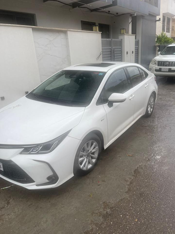 كورلا 24هايبرد سيارة مكفولة داخل جلد فتحة سقف رقم بغداد *********** العنوان بغداد السعر 140
