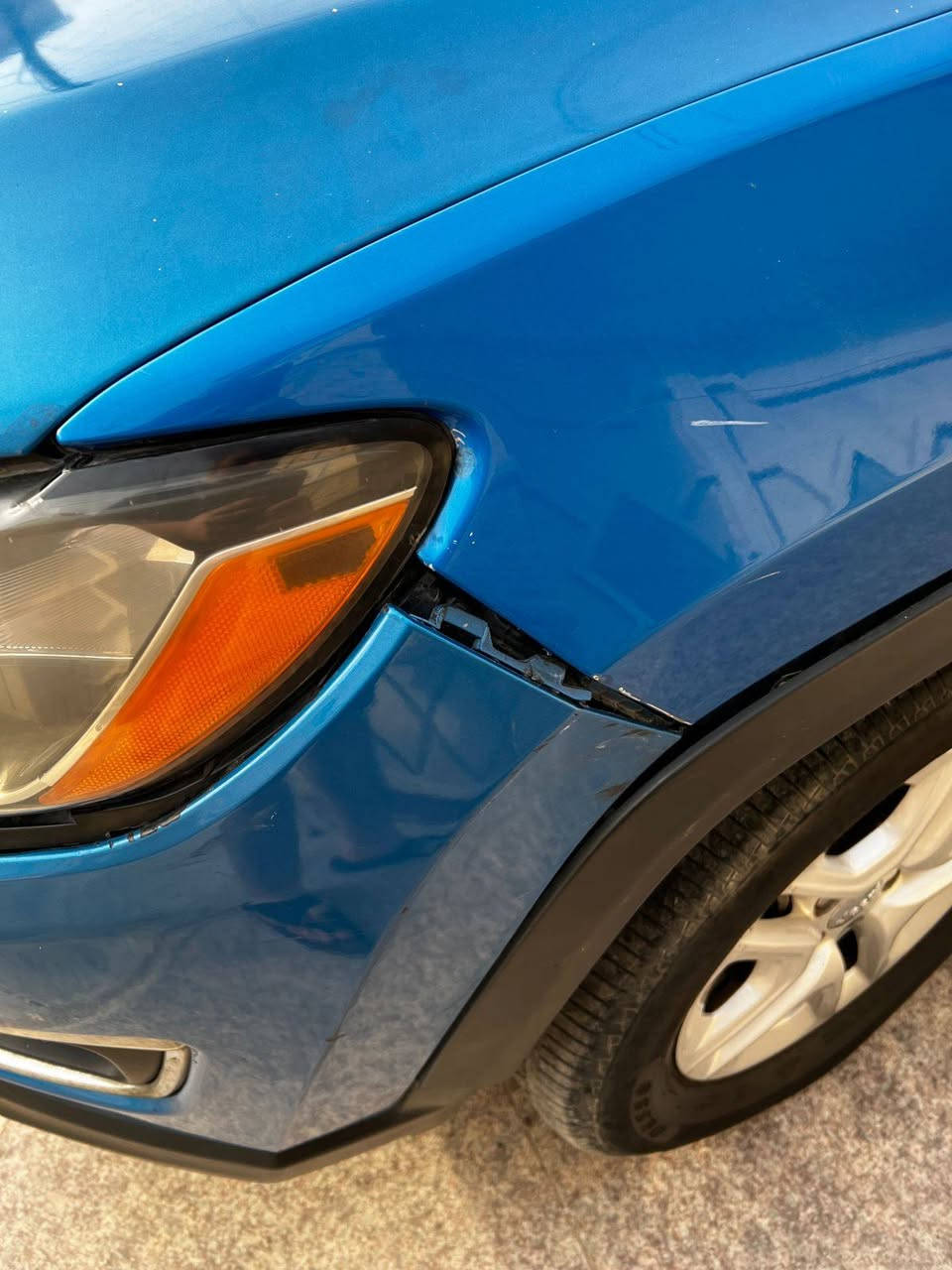 مراوس بكورلا 
جيب كومباس ٢٠١٧ وارد امريكي 
محرك ٢.٤ جديد شاده
رقم اربيل جديد نسوية لل ٢٩
كير ومحرك شرط 
السيارة ماشية ١٢٦ الف كيلو
الضرر موضح بالسونار 
السعر ١١٥ مكانها بغداد الكاظمية 
للاتصال ***********
