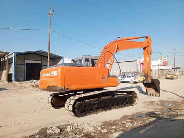 السلام عليكم للبيع حفاره هيتاشي زت مديل 2003 رقم ألماني حفاره بلاديه ومكفوله مامفتوحه بيه برغي حفاره مكفوله كفاله عامه تبريد بلادي حفاره جديدها حداديه زناجيل ورولات وصينيه نضافه 100من 100  حفاره جديدها وبلاديه كهربائيات بلاديه وحفاره جاهز الشغل مابيها اي نقص الإستقرار الاتصال عل رقم ***********
***********
