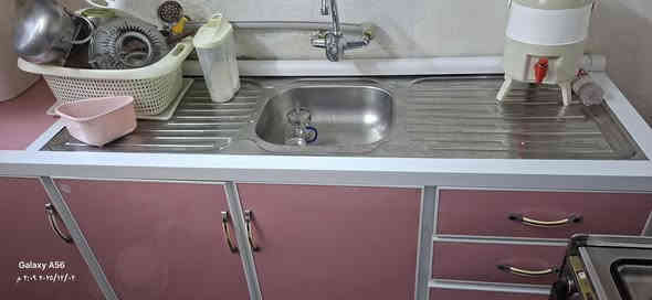 للبيع صنك نضيف اخو جديد  2متر نص سعر 100الف قفل قفل مكان حي عسكري ***********
