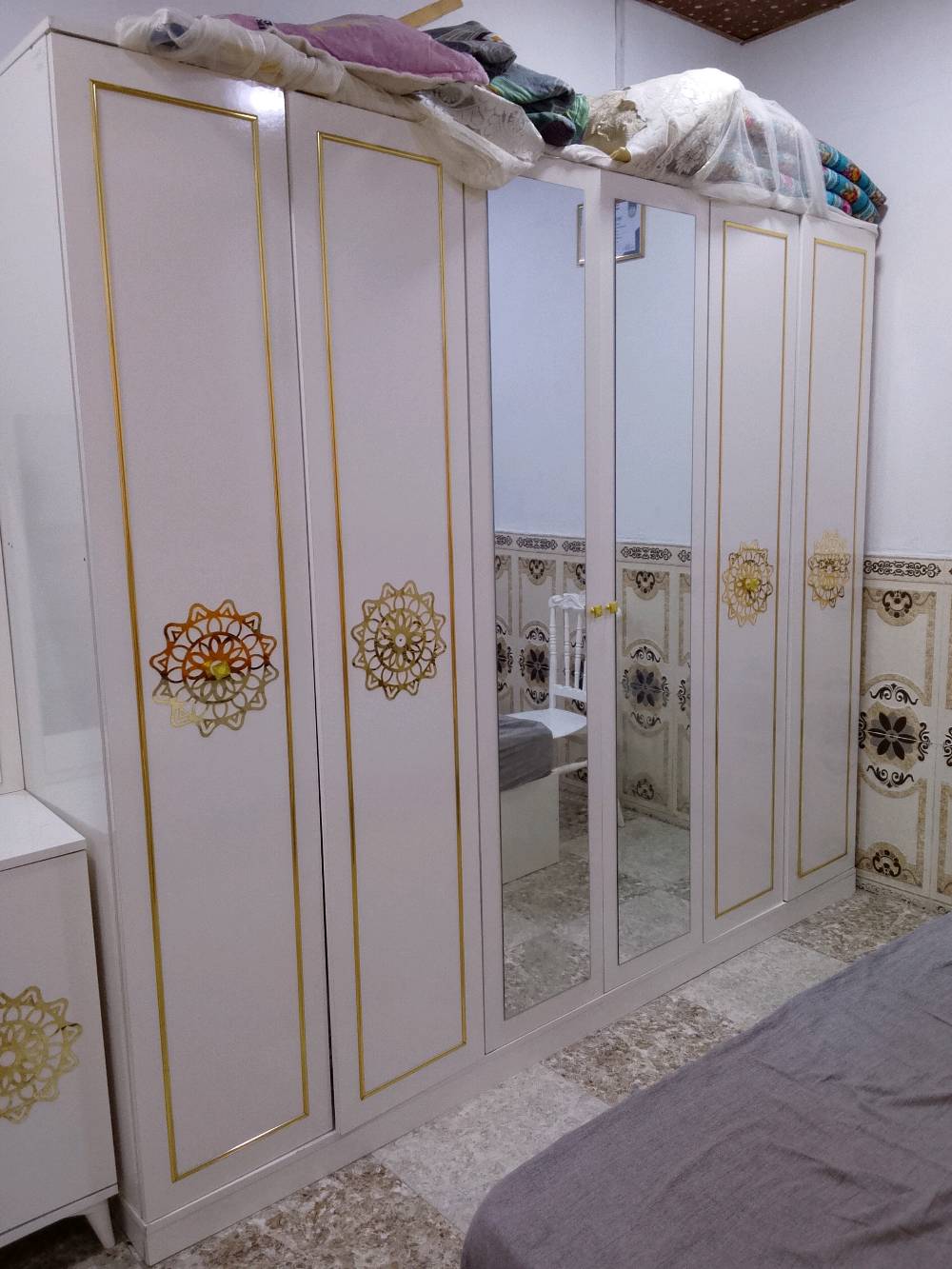 غرفه نوم تركي للبيع خمس قطع نضيفه عنواني حمدان السعر 325 وبيه مجال  للاستفسار واتساب ***********