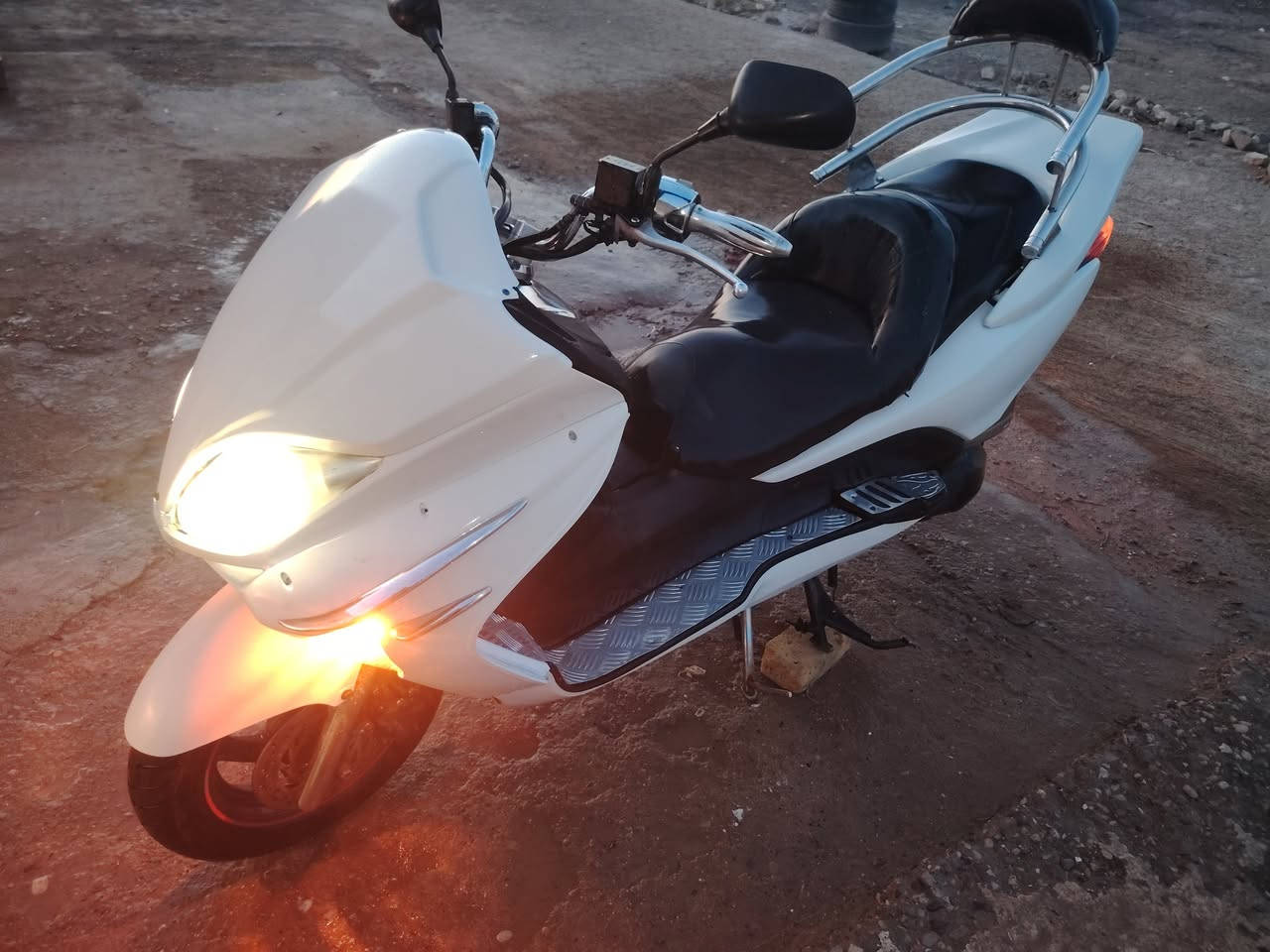 يا الله السلام عليكم دراجه فورزه للبيع 08الدراجه خير من الله مكينه ستوني شاده اله رمبه السعر مليون بيه مجال حك الجيه الستفسار ***********
