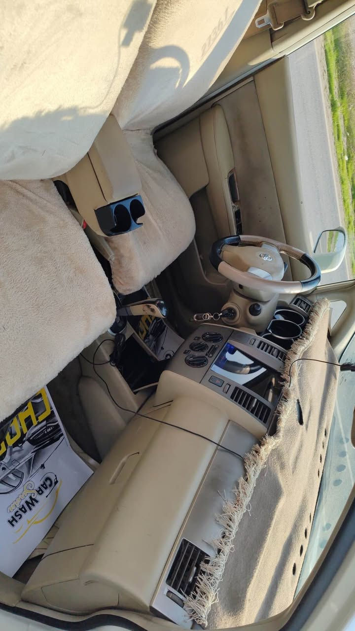 نیسان تیدا 2008 سپی سەدەفی  

وەکو سبوغ 5پارچەی سبوغە جەمپێکی پشتەوە و پێشەوەی هەیە بێ ناو 

-سەیارەکە  غاز و بەنزینە  

-سەنەوێ تازە بەسەر چووه 3 مانگە

ـ گیر و مەکینە بەشەرت

*********** أربيل, العراق
