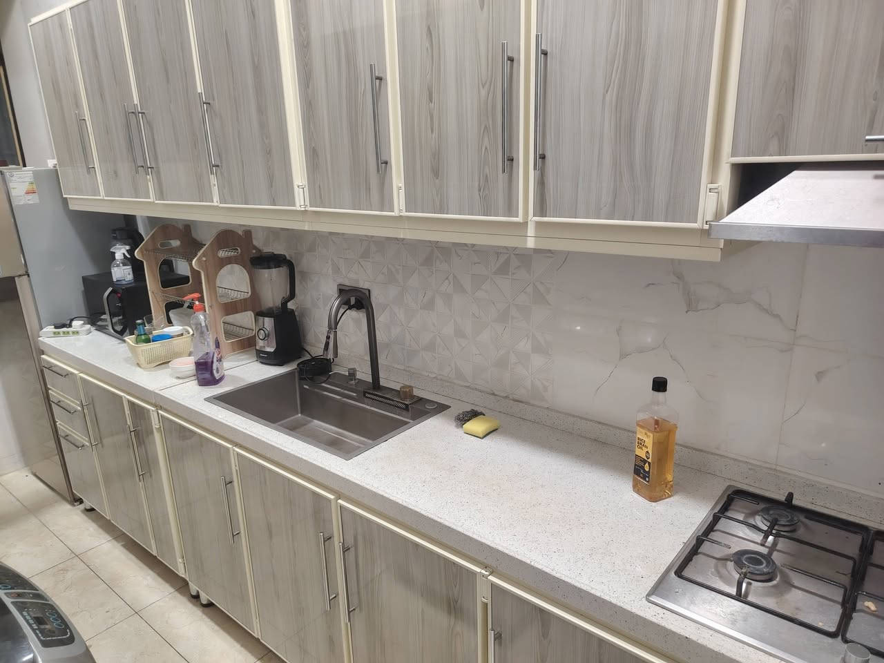 عندي كاونتر 3متر و٨٠ قياس الأرضي والملحق
ووياهم ملحق اضافي سويته ب3مليون ونص قبل شهر واكو وصل بيه من أقوه الامنيوم مطعم بدواخل قويه بي دي اف بيه طباخ مصري درجه اولئ ومرشحه إيطالي وسنك سل ستيل وافخم انواع المرمر واصلا احنه ما مستخدمينه اقل الشهر اكو بيبان ومجرات بيه ما مفتوحه اصلا مشترينه ب3ونص مليون اريد ابيعه مليون و٨٠٠ فقط لأن مستعجل وعندي سفر وبالعافية ع الي ياخذه وبيه مجال إذا كان شخص فعلا شراي
واتساب
***********
