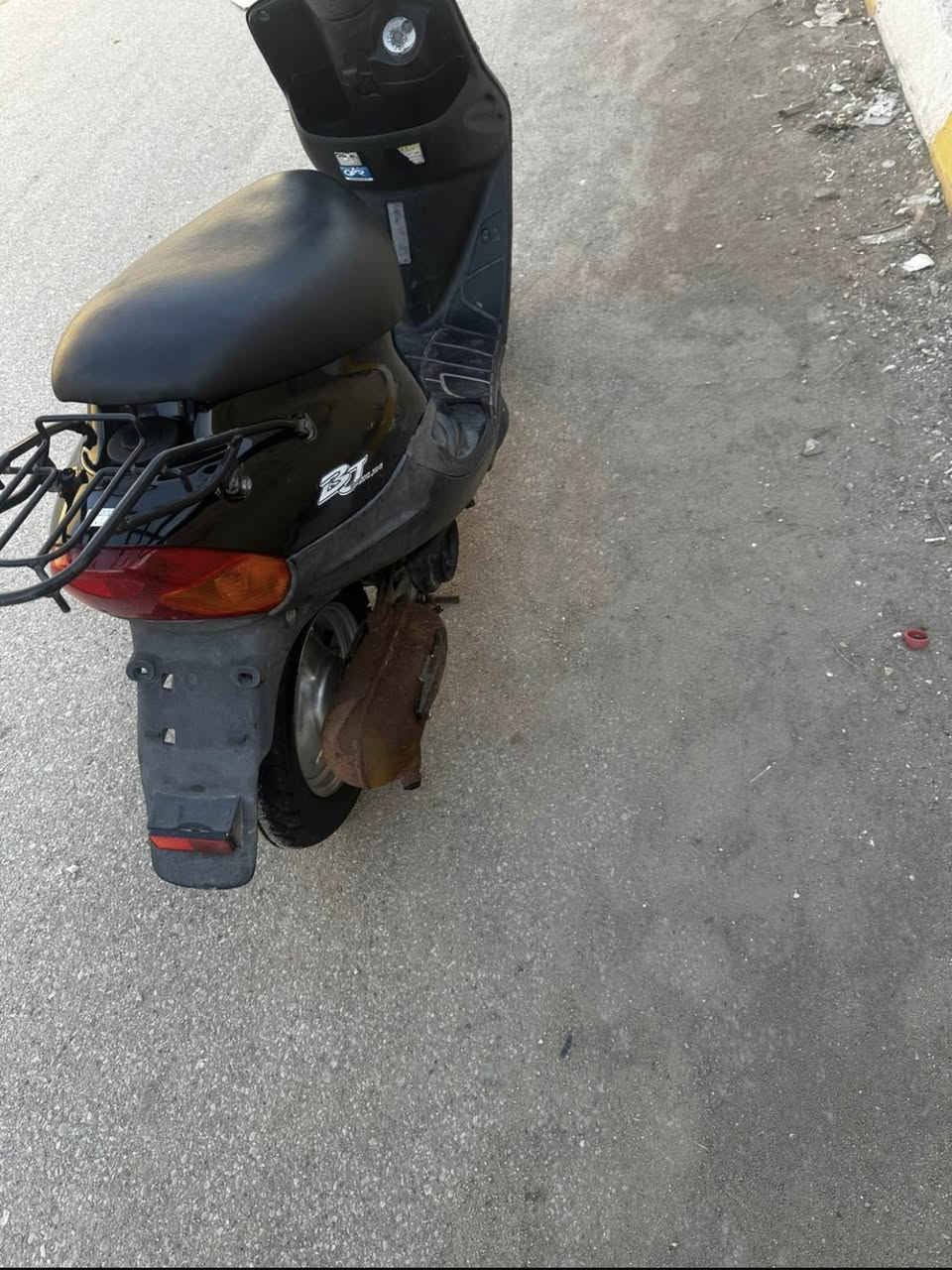 للبيع بيجي ٩ زروف فحل كفاله كهربائياتها مابيه نقص ***********
