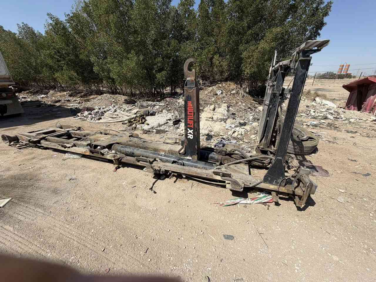 السلام عليكم جهاز كرين حاويات نفايات طوله 650 جديد موديل 2013 مكانه النجف الاشرف
***********
