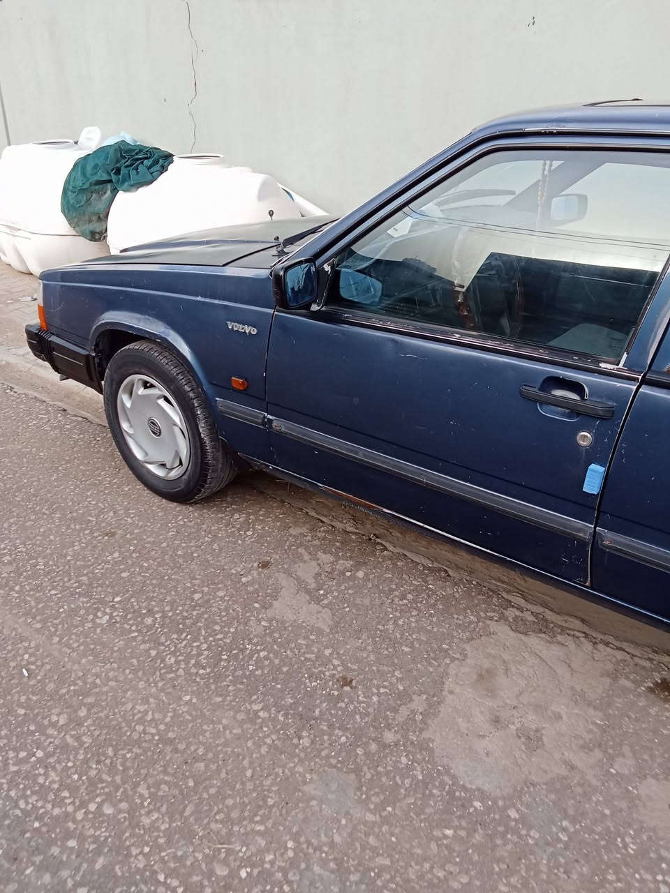 السلام عليكم فولفو موديل 89 حجم 740محرك وكير ونجي اوتو ماتيك سياره جاهزه مكينه كير حداديه تخم تاير سياره خير من الله دواخل جدد عل بلاد فتحه قماره طكتين سنتر لوك  كهربائيات كله شغاله رقم كربلاء مشروع وطني السياره بالنجف للاستفسار ***********
