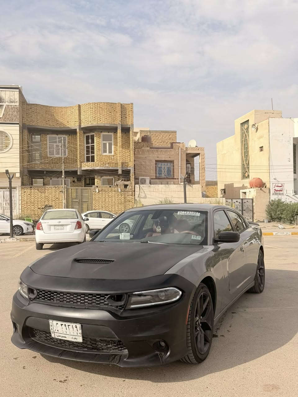 سلام عليكم جارجر 2019 اصل مرقم بغداد بأسمي 
حادث السيارة بنيد وخصمة غير مؤثرة 
مواصفات السيارة بلاك توب 
شاشة . كامرة .ويل 20 .تشغيل عن بعد . كشنات كهربائية 
سيارة جاهزة كير . مكينة جديدات 
عوزهة ملاحضات بسيطة 
الرقم ***********
