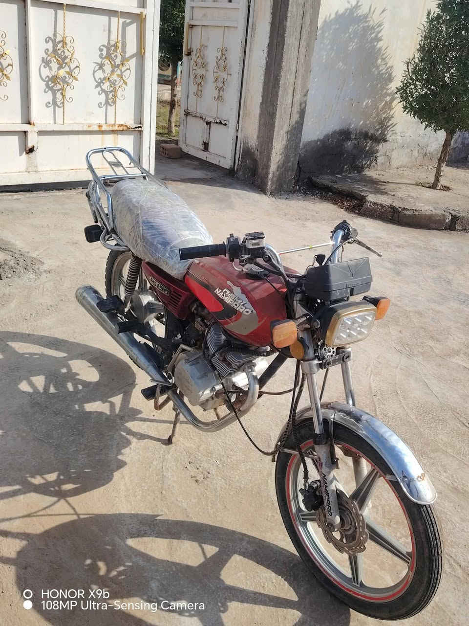 السلام عليكم 
دراجه سيفان للبيع موديل 2019
دراجه تريد شغلات خفايف شغاله شرط انطيك محرك مامفتوح بس يدخن يعني مستحق تجفيت نواقصه شي قليل ترهم مراوس 
مكاني ديالى الخالص التحويله الرقم ***********
