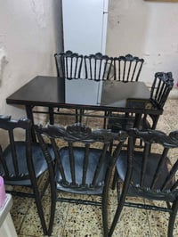 هذا الميز سعره 200 للاستفسار على الرقم 07742599126