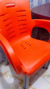 كراسي • جدد • ما بيهم ضرر