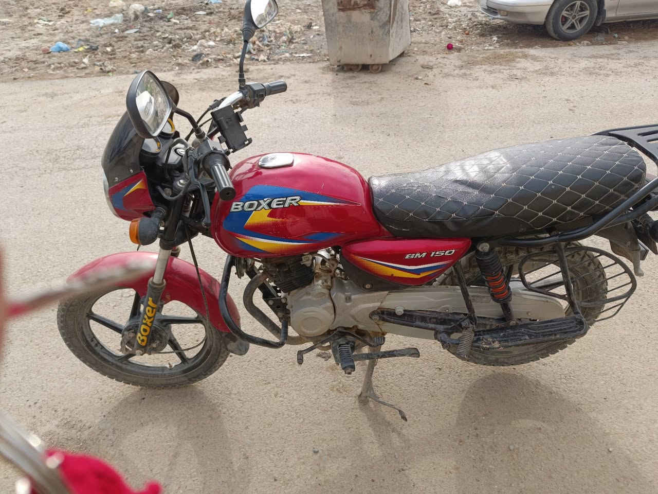 السلام عليكم 
دراجة بوكسر موديل 22 الدراجة حلوة اوخير من الله 

الدراجة ضاعت مني الوراق مكاني ديالى مجمع الصناعي 

السعر 850 الرقم الي حاب يتواصل ***********
