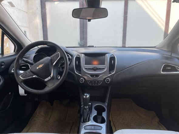 السلام عليكم 
للبيع شوفرليت كروز 2017LT
وارد امريكي حادثهه جاملغ الامامي عكس السايق وشويه من الباب ايرباك درگه فقط السياره حلوه نضيفه نفس الصور 
السياره بأسمي 
داخل السياره لونين جلد 
حلوه السياره مال جني 
السعر ١٠٥ ورقه وبيهه مجال بسيط  للشراي 
الشراي يتصل على رقمي *********** بغداد
