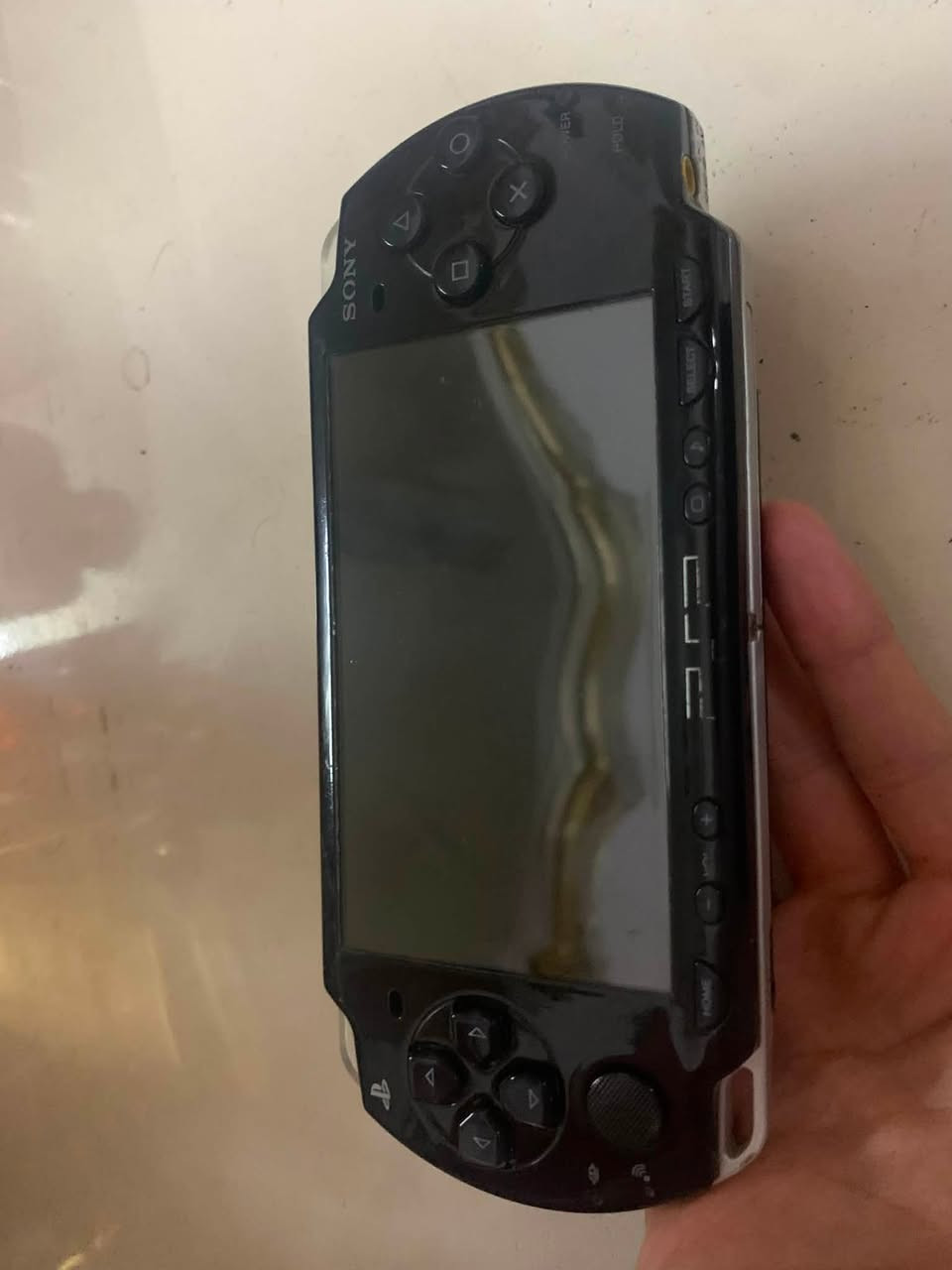 السلام وعليكم.  ١-psp 2000slim الموشكيلة بيها بس زر عالي صوت مايشتغل.  جهاز يشتغل و مهكر مع ميموري ٤كيكا

٢-psp street 
الموشكلة الجهاز مكان ميموري مكسور الجهاز يشتغل ومابيها عيب غير هذا 
بتاريات اثنيناتهم جديد ومع اثنين شاحنة
سعر اثنينهم ٩٠
أبيع شلع


**إذا كنت صاحب هذا الإعلان وتريد حذفه لأي سبب، رجاءا أرسل رسالة إلى الدعم الفني**