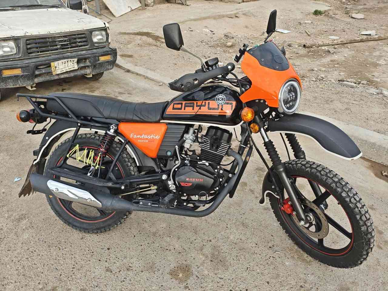 السلام عليكم 
من رخصت الادمن 
دراجه دايوان نفخ جبلي مو قفاز 
موديل 2025 نازله نهايته 2025
رقم سنويه اربيل كامل تروح تمشي
معامله وتحوله بسمك أصولي 
دراجه خير من الله 
دراجه مكفوله بس بيه حادث 
عن حلفت الله دبلات امامي بيهن عواج
و ما ايئثر دراجه مال جناي وهيه ملك شارع 
ما مشتغله دلفري من البيت لل شغل 
مثل ما شوف بل صور ارجوك لا تعبني 
سعره 2400 وبيه مجال قليل حك الجيه 
الله شاهد ماخذه 2900 تعال وبيك خير ودلل 
العنوان بغداد الشعب محطه سما بغداد اقرب نقطه إليه 
خابرني قبل لا توصل هاذا رقمي *********** 
واني خادم
