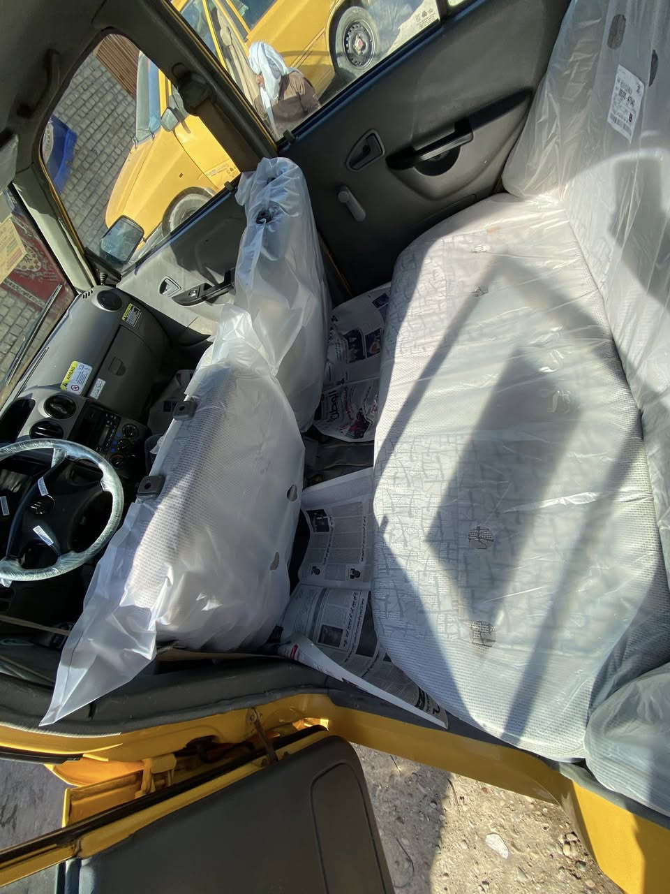 سلام عليكم سيارة سايبة للبيع موديل 2013 سيارة مكفولة كير مكينة تخم تاير حدادية امامية خلفية سيارة بيهة صبغ دوس ولهلالات ونص الجاملغ الخلفي اليمن سيارة سنوية جديدة مشروع وطني رقم نكليزي تحويل ثاني يوم السعر (36) العنوان بغداد مدينة الصدر الورفلي اي ستفسار اتصل على الرقم ***********
