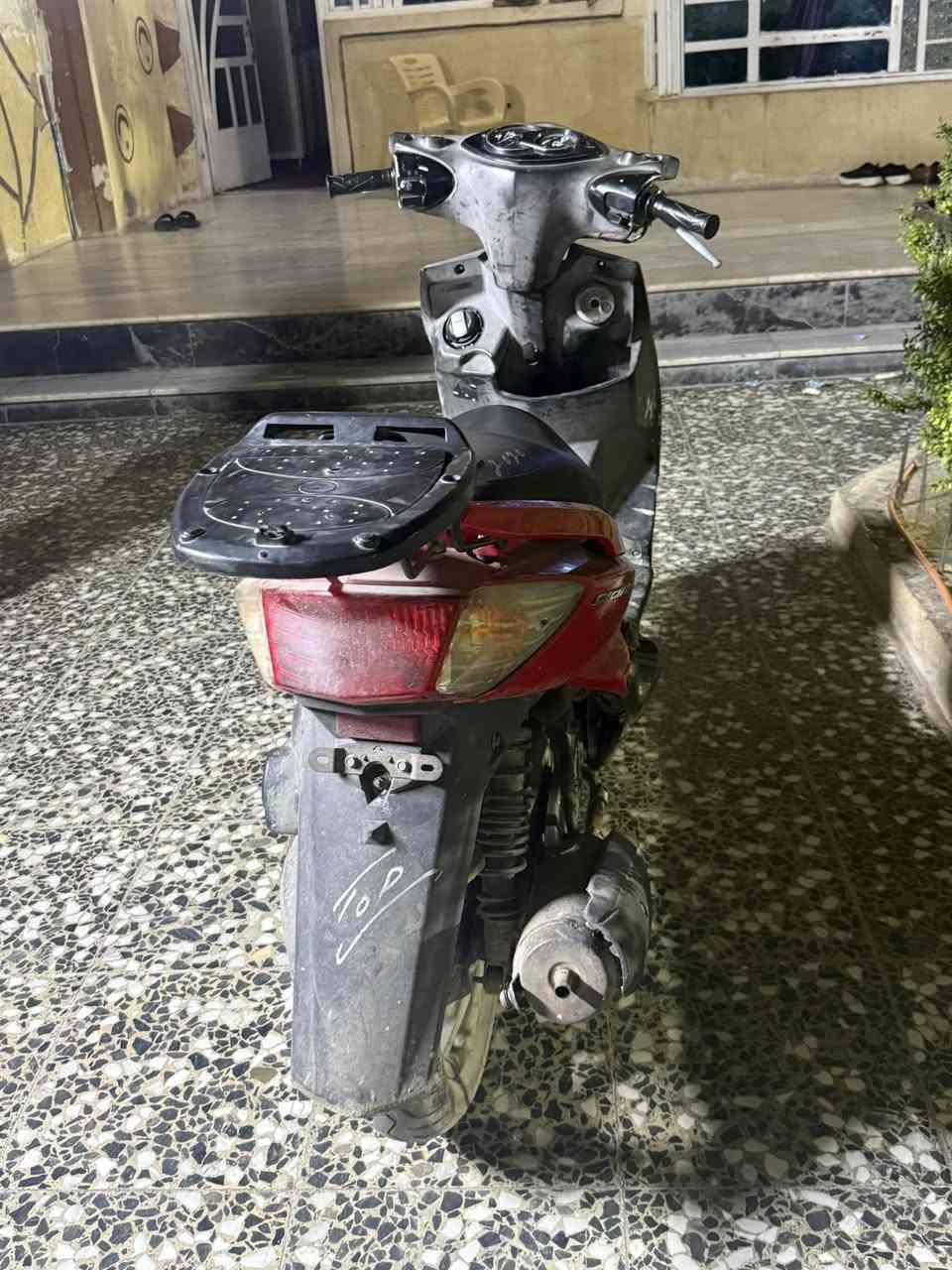سنكس فحل للبيع  محرك مكفول كلشي شغال استان كهربائي دراجه ياباني بس يرادله كفرات السعر 400 مكاني بغداد الزعفرانيه للاستفسار ***********
