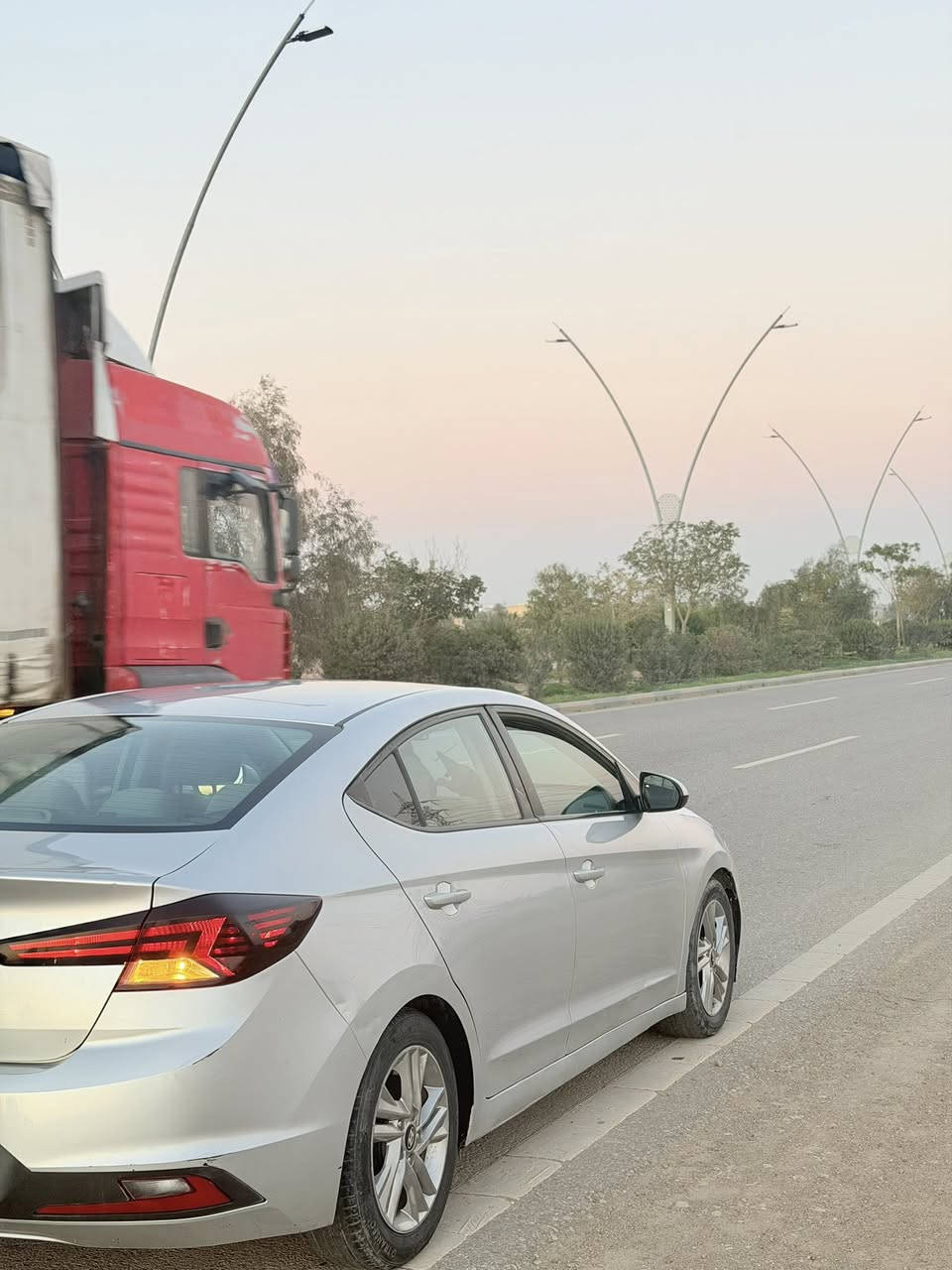 السلام عليكم من رخصه الادمن المحترم
هونداي النترا 2020 رقم بغداد باسمي
ضرر قطعتين جامرلغ وبنيد 
كير ايتي مال 18 
مكينه 2000 دوش بلاديه 
كير مكينه صدر تبريد تدفئه بشرط
العنوان ديالى بعقوبه تقاطع القدس
***********
السعر 132 وبيه مجال
