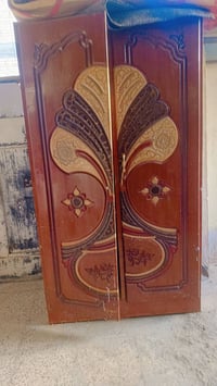 دواليب • قرب جسر المشات • للبيع