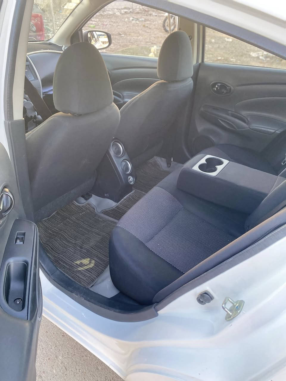 السلام عليكم نيسان مصري للبيع سيارة مكفوله سونارها مرفق بلصور مكينة كير كفاله تدفئة تبريد صدر خير من الله مكاني بغداد مدينة الصدر  السعر ١١٥ وبيها مجال ***********
