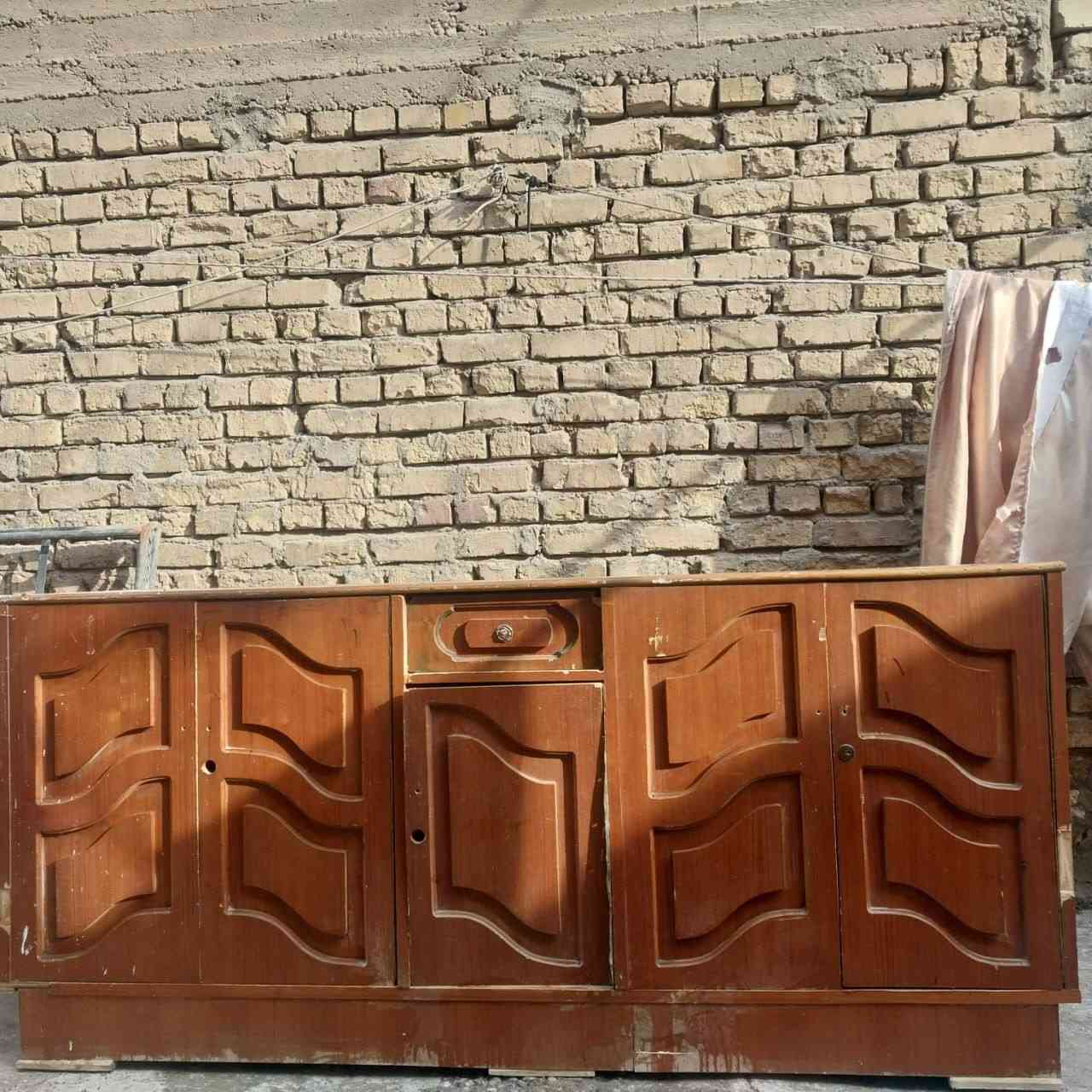 السلام عليكم من رخصت الادمن تخم نضيف 3 قطع موضح في الصورة السعر 60 وبي مجال البوفيه نضيفة السعر 70 وبي مجال  الهاتف ***********
