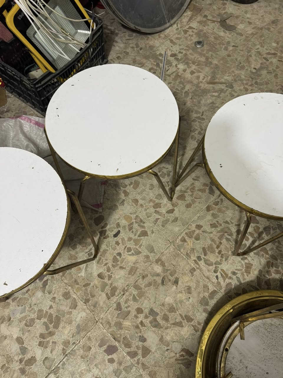 سلام عليكم طبلات خشب تركي للبيع مستعمل نضيف سعر وحده 7 ألف العنوان بغداد مدينة الصدر العدد مفتوح ***********
