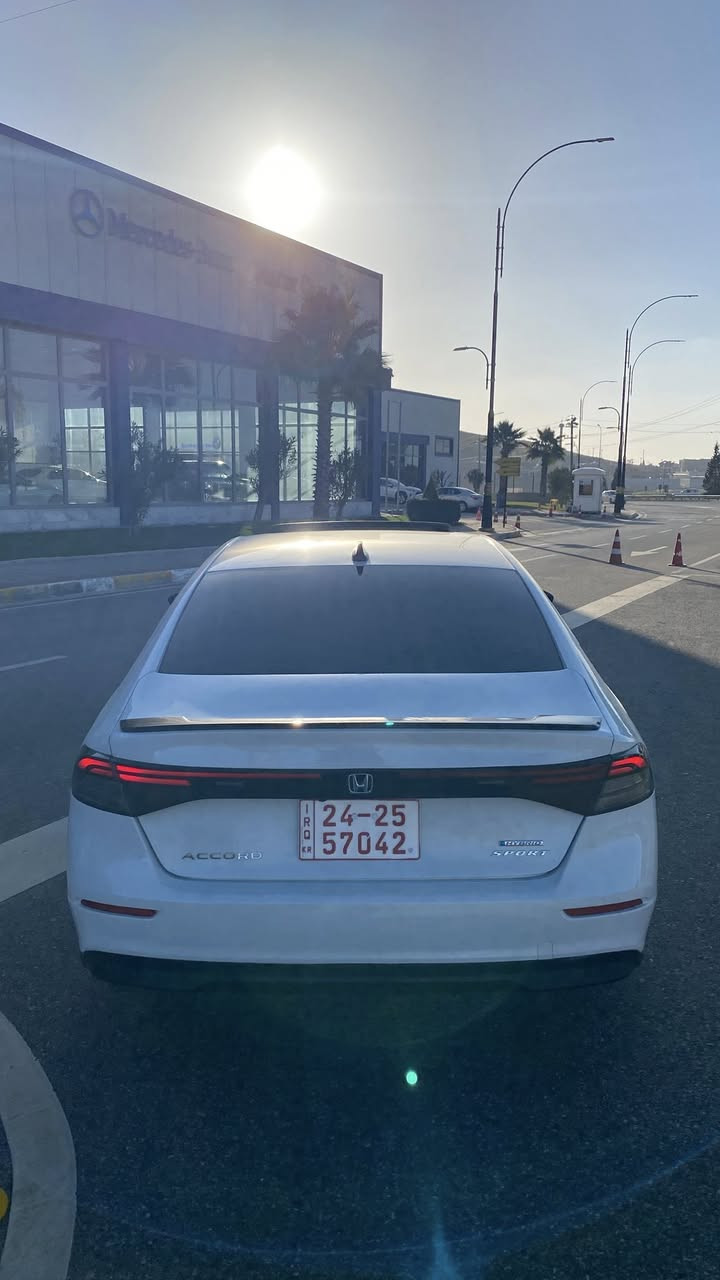 HONDA ACCORD, HYBRID SPORT
هوندا اكورد هايبرد فول مواصفات لون ابيض ثلجي موديل 2023 مكينة عشرين هايبرد ماشي 28 الف ميل 

مواصفات : 
*بصمة 
*سلايد
*شاشة جبيرة 
*اربع وضعيات قيادة 
*هندبريك دكمة 
*بريك اوتو هولد 
*كروز سرعة 
*مثبت مسار 
*كشن كهرب 
وباقي مواصفات المعروفة 

السيارة بيها ربع جاملغ خلفي وربع قبغ صندوق بدون ايرباك بجم كبس 

السيارة مكانها دهوك معارض الجديدة 

السعر : 216 $ ومجال بسيط 

للاستفسار الاتصال على الرقم 
***********
