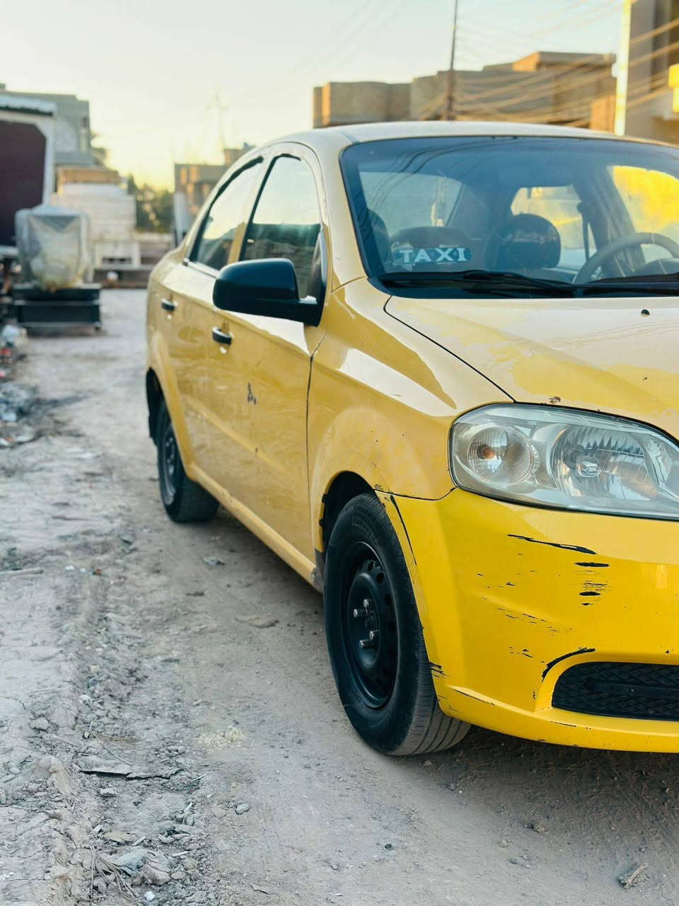 السلام عليكم 
افيو 2010 مكفوله من الضربه القويه
بيه فقط باب مبدله 
كير ومكينه كفاله جدد 
التبريد شغال 
حداديه جديده 
تخم تايرات 
السياره جاهزه من كلشي كهربائيات كله شغاله السعر 45 وبيه مجال 
المكان / بابل 
تصال / ***********
