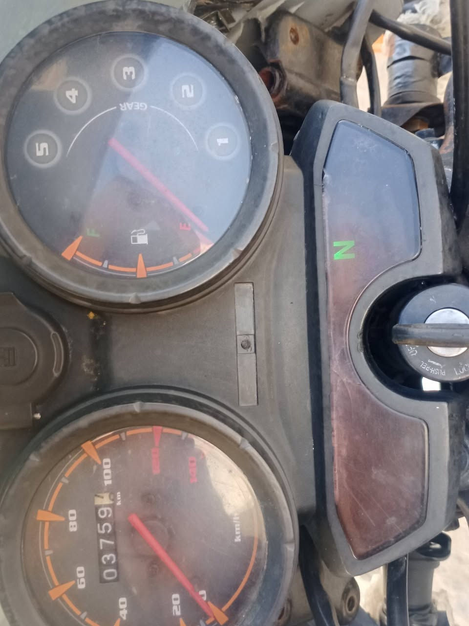 بوكسر موديل 21 للبيع مكان بغداد خمسه ج كلها شغاله سعر 550 اوراق ما بيها. ***********7
