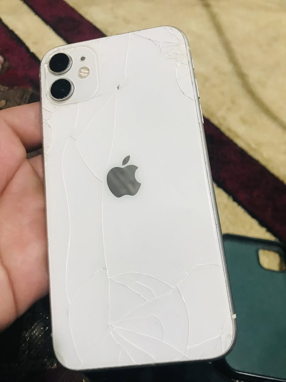 السلام عليكم
ايفون 11 عادي للبيع ذاكره ١٢٨ بطاريه ١٠٠ مبدله
والضهر مشروك مثل ماموضح بصوره هـ***********
