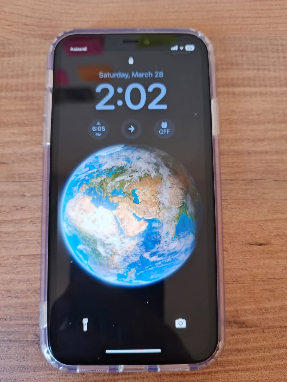 ايفون ١١ باللون الابيض المميز ذاكرته ١٢٨ مستبدل شاشه وكاله يعني حتى فيس ايدي شغال حالها حال البلاديه والبطاريه نسبتها ١٠٠ من جانبك 
الجهاز كلش نظيف رايده ب275 الف 
للاستسفسار واتساب ***********
