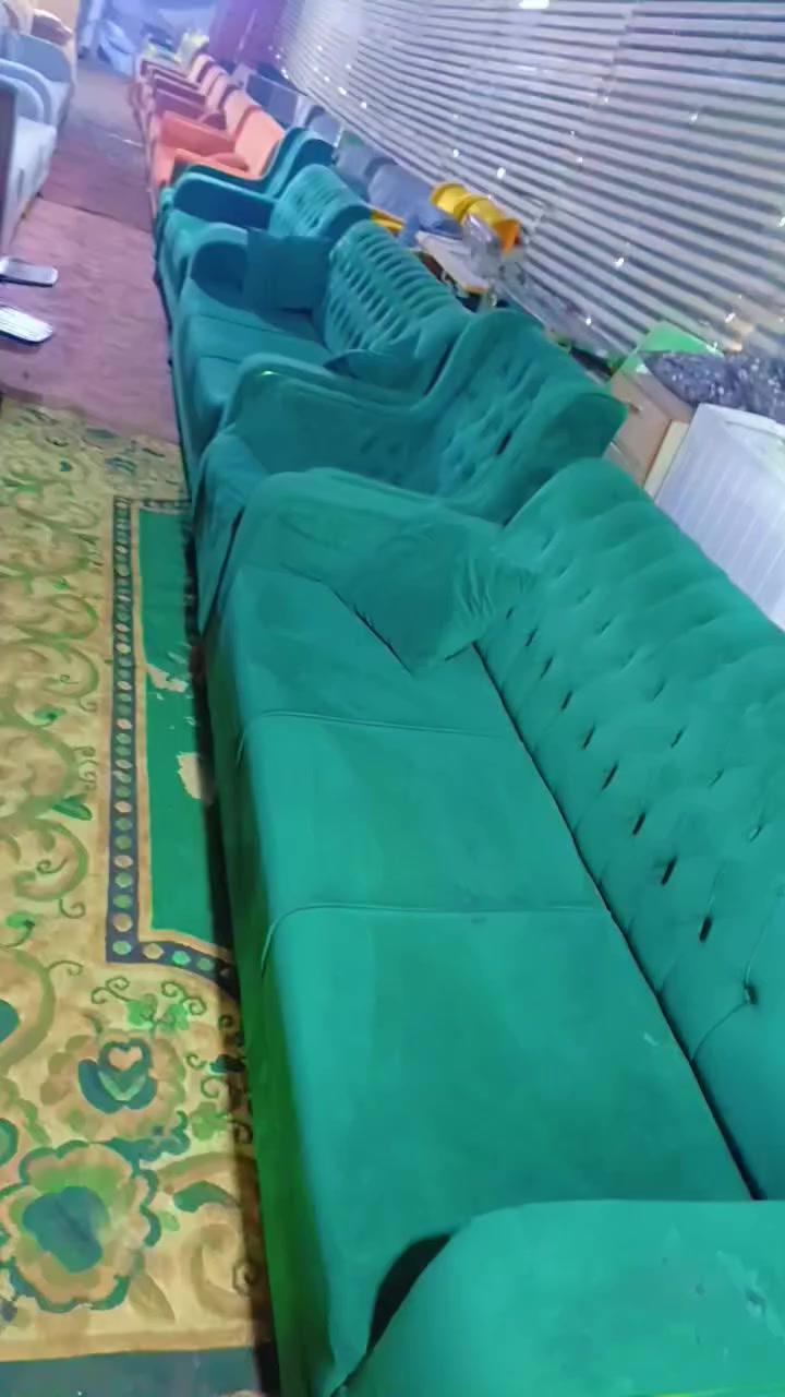 بيع وشراء ومراوس كافت الغرف النوم عراقي وتركي في معرض ومزاد البركه العنوان كاطون الرازي شارع الحولي ***********
