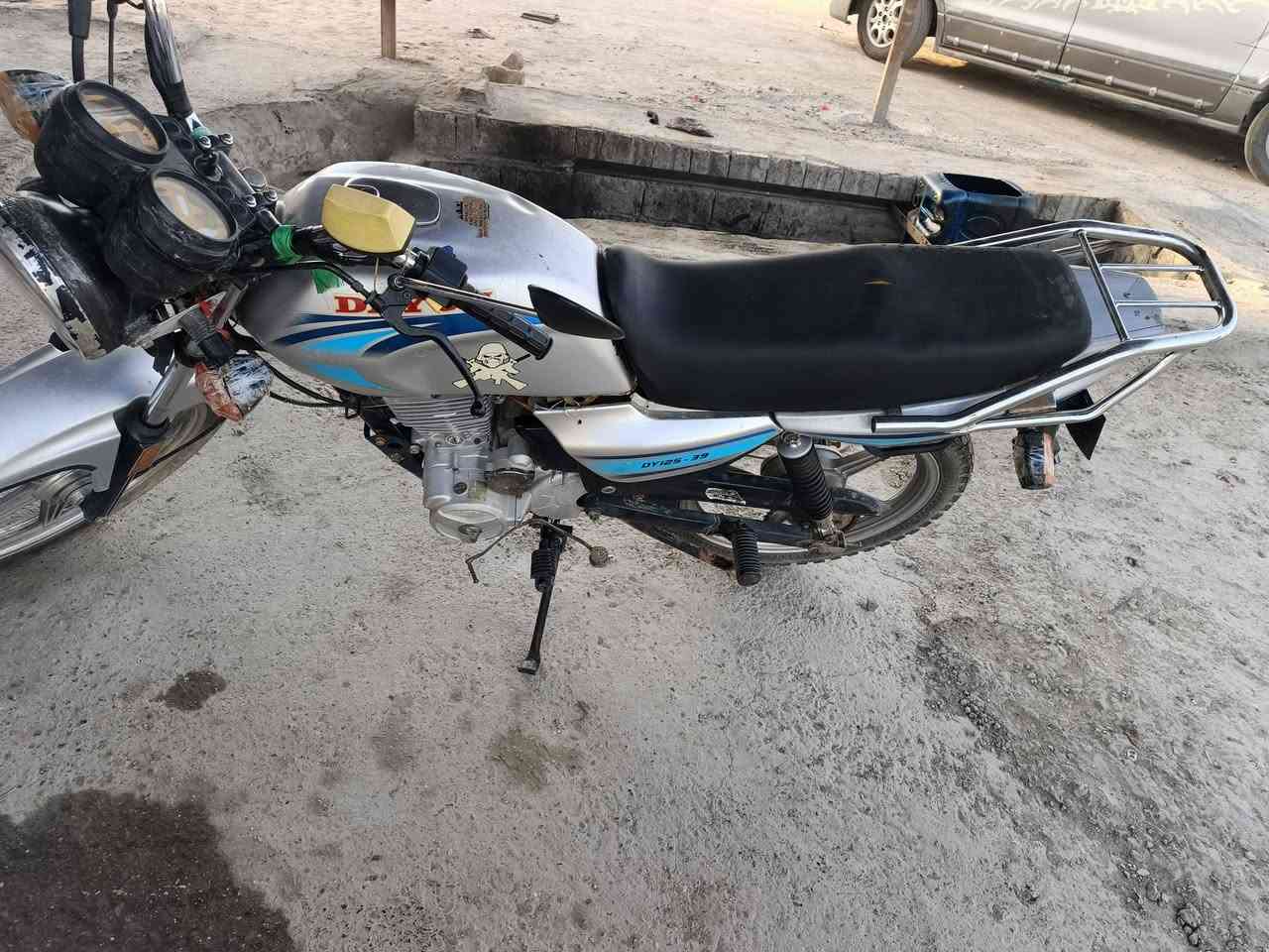 سلام عليكم دايون19 اوراق أصولي دراجه مكينه ما مفتوحه مكان📍 القاسم السعر ب 625 وبيه مجال نضيفه الدراجه بمعنى الكلمه 
‏‪***********‬‏
