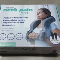 جهاز تخفيف آلام الرقبة المعروض هو منتج DR-HO'S Neck Pain Pro، وهو مصمم...