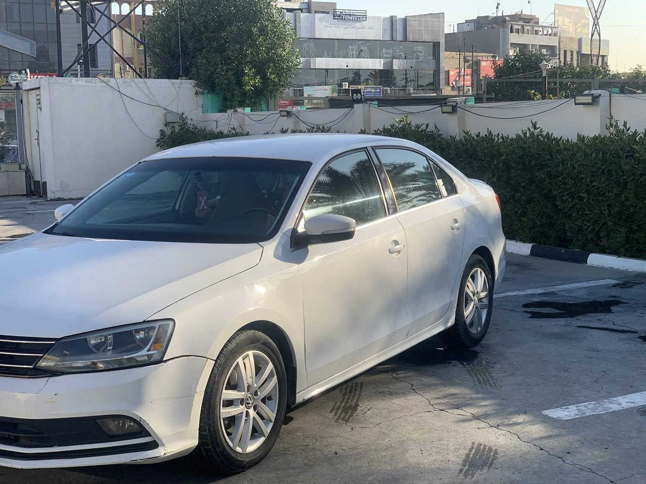 سلام عليكم جيتا موديل 2013 مكينه 2.5 خمسه سلندر السيارةحادثها فقط بنيد ومبدل ونطخ عندي الجاملغ ونصبغ
السيارة كير مكينة نظيفات صدر امامي جديد السعر 90 وبيها مجال المكان بغداد اي استفسار 
***********
