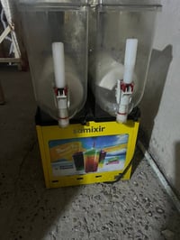 مكينه ازبري للبيع جديده مستخدمه شهر وعزلت محل   للستفسار رقم الهاتف 07...
