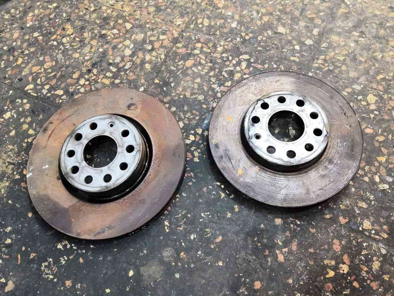 عرض خاصة لجميع كروبات vw 💫
1-فلنجات بريك اصلية مستخدم اوربي جيب وشد بدون متصفر فلنجات اخو جديد 
جيتا من موديل 2007الى 2018
باسات من موديل 2006الى موديل 2020
تيكوان من موديل 2007الى موديل 2017 
بيتل من موديل 2012الى 2018
سعر زوج فلنجات 30الف 💥
اجور تبديل الفلنجات 15الف 💥
صلاح كولف لتجارة قطع غيار السيارات والصيانة 
عنواني بغداد شارع النضال 
هاتف ***********
