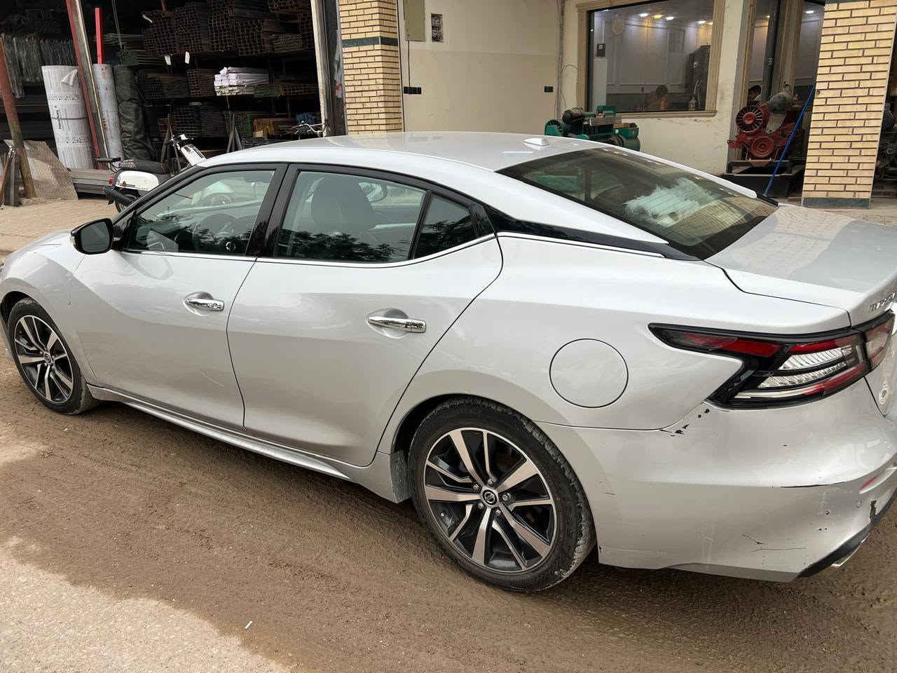 سلام عليكم من رخصت الادمن مكسيما موديل 20 محرك 6 SV فول مواصفات بدون رقم لن جانت متروكه السعر 90 وبيه اوراق كامله داخله ضرر منفيس صلاح الدين يعني تترقم صلاح الدين أو بغداد للاستفسار ***********
