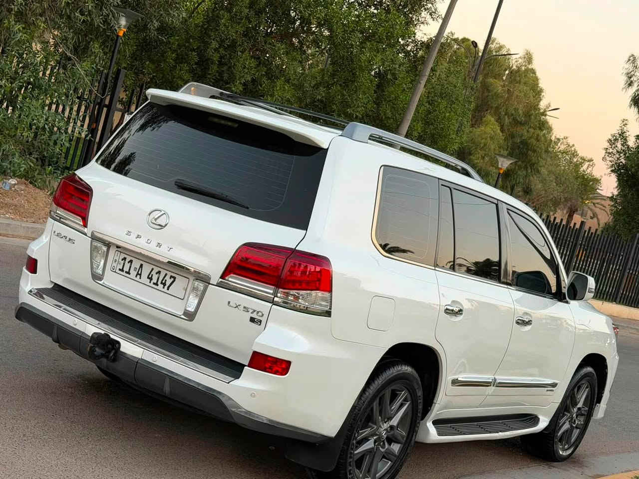 🔥 لكزس LX570 S SPORT+بريم اصل  2013 🔥
📍 رقم بغداد باسمي

📍 مكان السيارة: بغداد 

المواصفات:

✅ بصمة تشغيل

✅ سلايد روف

✅ جكات هيدروليك

✅ مقاعد كهربائية

✅ تبريد وتدفئة للمقاعد الأمامية

✅ مقاعد خلفية كهربائية مع تبريد

✅ ستيرن كهربائي

✅ شاشات خلفية

✅ AUTO START / STOP

✅ تحكم بالمناخ أربع مناطق (جهتين أمامي + جهتين خلفي)

✅ نظام دفع رباعي (4WD)

✅ إشارات بالمرايا

✅ مرايا كهربائية مع شفط

✅ نظام النقطة العمياء (Blind Spot)

✅ لايت عدسة زينون (العالي والواطي)

✅ إنارة LED أمامية وخلفية

💰 السعر: 335  ورقة وبيه مجال 

📞 للاستفسار والاتصال:***********
