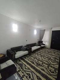 دار للبيع مساحة 100 متر متكون من ثلاث طوابق  صالة  مطبخ  4 غرف نوم  صح...