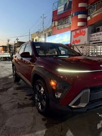 للبيع كونا موديل 2025 دخول جديد  وارد امريكي بدون رقم  ماشية 10000  ضر...