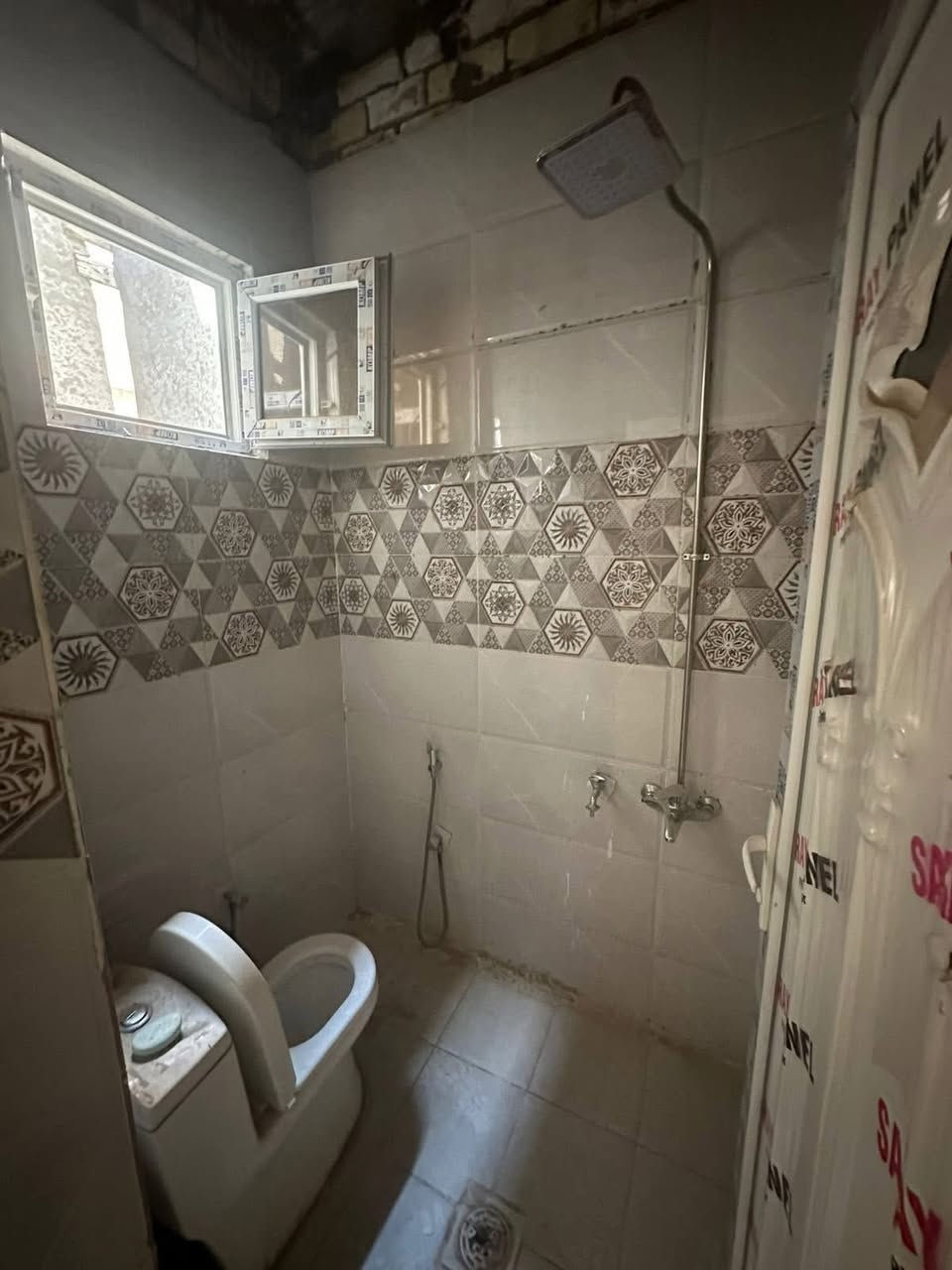 السلام عليكم 😃🌐 مشتمل للأجار   🛑 المساحة 60م    🛑  يحتوي على 💢 الطابق الأرضي استقبال _مطبخ "_ منور _,صحيات 💢 الطابق الثاني  غرفة كبيرة وغرفة صغيرة مع صحيات  وسطح ) 🛑 العنوان / الدورة  منطقة الزيتون مقابيل الصحة  بفرع جامعة كلكامش ن والقلم   .. 🛑 السعر الاجار 400 الف قفل مع دلالية شهر رجائآ السعر ثابت بدون احراج 
  
للأستفسار واتساب / اتصال                
***********
***********
