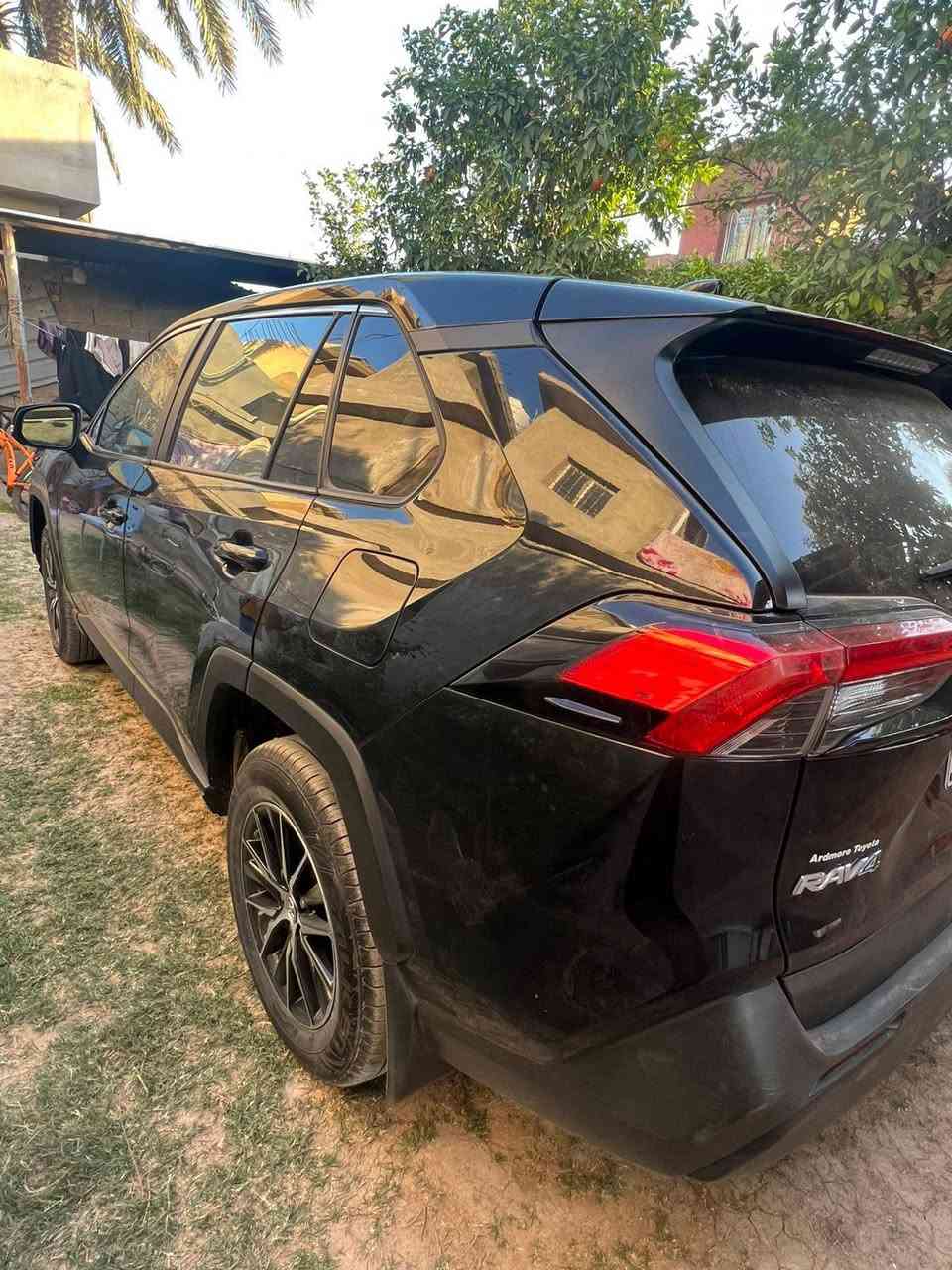 راف 4 موديل 23 مواصفات LE  مكينه 2500 بانزين فقط مكاني بغداد المدائن لتواصل *********** 
باقي التفاصيل داخل الصور.
