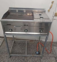 شواية همبركر مع قلاية فنكر غازيه قياسها 85*50 والارتفاع 110 سعرها ب325...