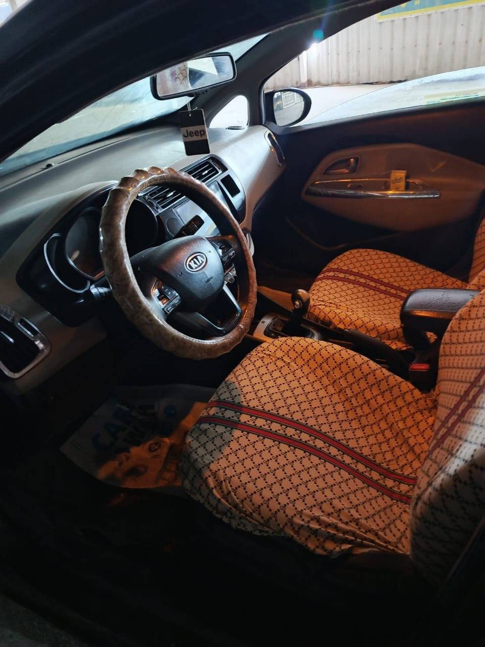 ريو موديل ٢٠١٢ صبغ عام 
بيه تجوه خفيفه بدون دواخل رقم اربيل الماني أتريد وكال أتريد تحويل السياره كلش حلو اترايه حلو مال انسان على كده كامله من كلشي وجاهزه السياره بالنجف الاتصال *********** السعر من الاخير ٦٣اخوان اقرا السعر من الاخير بدون معامله رجاءا ما عجبك السعر اعبره
