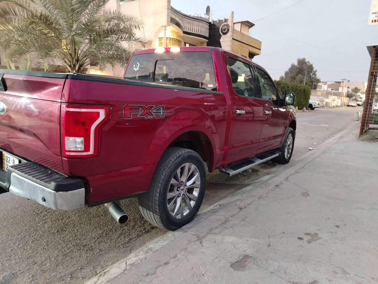 السلام عليكم
فورد2017 8 سلندر

الون احمر دم الغزال 
تشغيل عن بعد

كشن منفصل

كشن كهربائي تدفئه عدد2

شاشة كبيرة كامرة حساس خلفي

سكليتر كهربائي

تبريد قطعتين امامي وخلفي 

فور ويل

فول تحكم استيرن

ويل كب سبورت

دوس جانبية

غلاف بدي

رقم اربيل الجديد تحويل مباشر

حادث جاملغ وباب خلفي بدون ايرباك السيارة جاهزة من كل النواحي

مكان السياره بغداد ***********

السعر 188 ورقة وبيهة مجال لشراي
