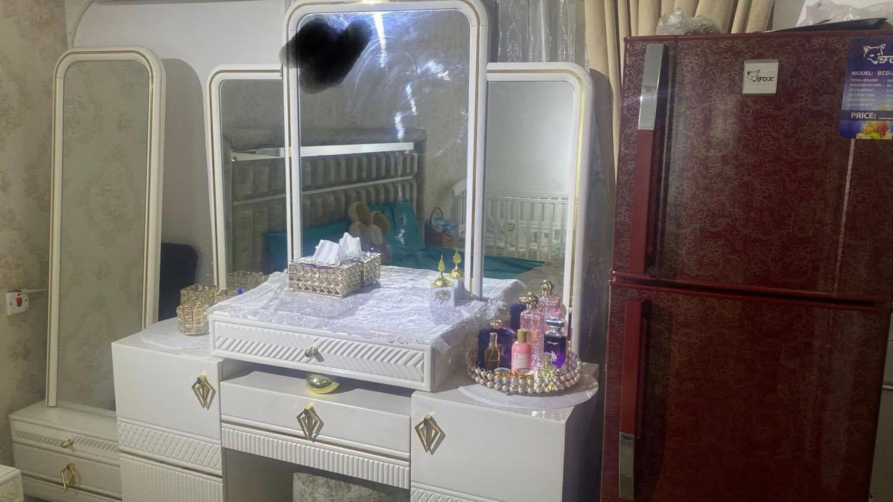 اغراض للبيع بسبب ضيق المكان اي استفسار خاص مبيهن اي ضرر ولااي كسر


**إذا كنت صاحب هذا الإعلان وتريد حذفه لأي سبب، رجاءا أرسل رسالة إلى الدعم الفني**