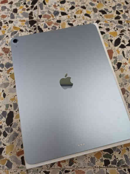 السلام عليكم
Ipad AIR 7TH 13 INCH 
جديد ١٠٠/ كبل شهر اشتريته 
الملحقات كفر و قلم  
مفيد للعب أو للدراسه او لعده امور
للتواصل اكتب تم واراسلك أو عل واتس هذا رقمي
***********
